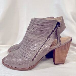 Paul Green Cayanne metallic smoke leather peep toe ankle comfort bootie size 8.5